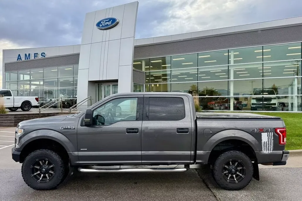 2015 Ford F-150 XLT photo 1