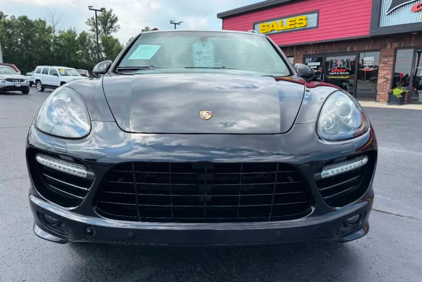 2013 Porsche Cayenne GTS photo 1