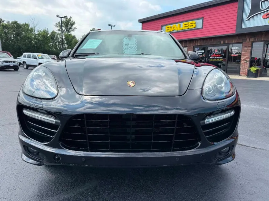 2013 Porsche Cayenne GTS photo 1