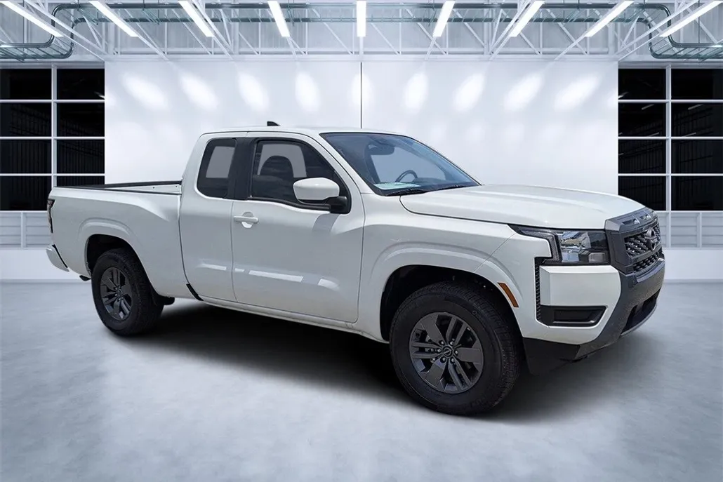 2025 Nissan Frontier SV photo 1