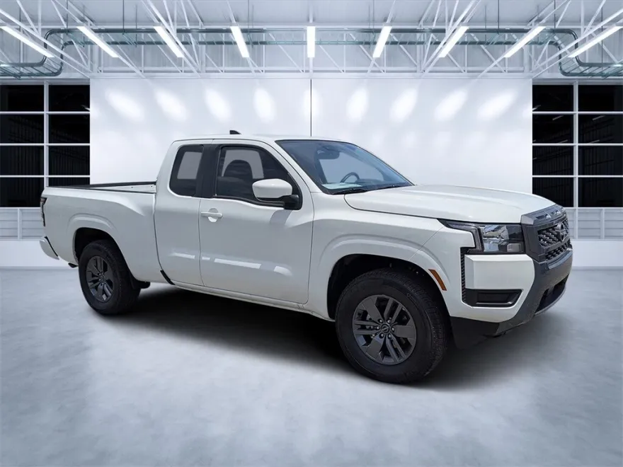 2025 Nissan Frontier SV photo 1
