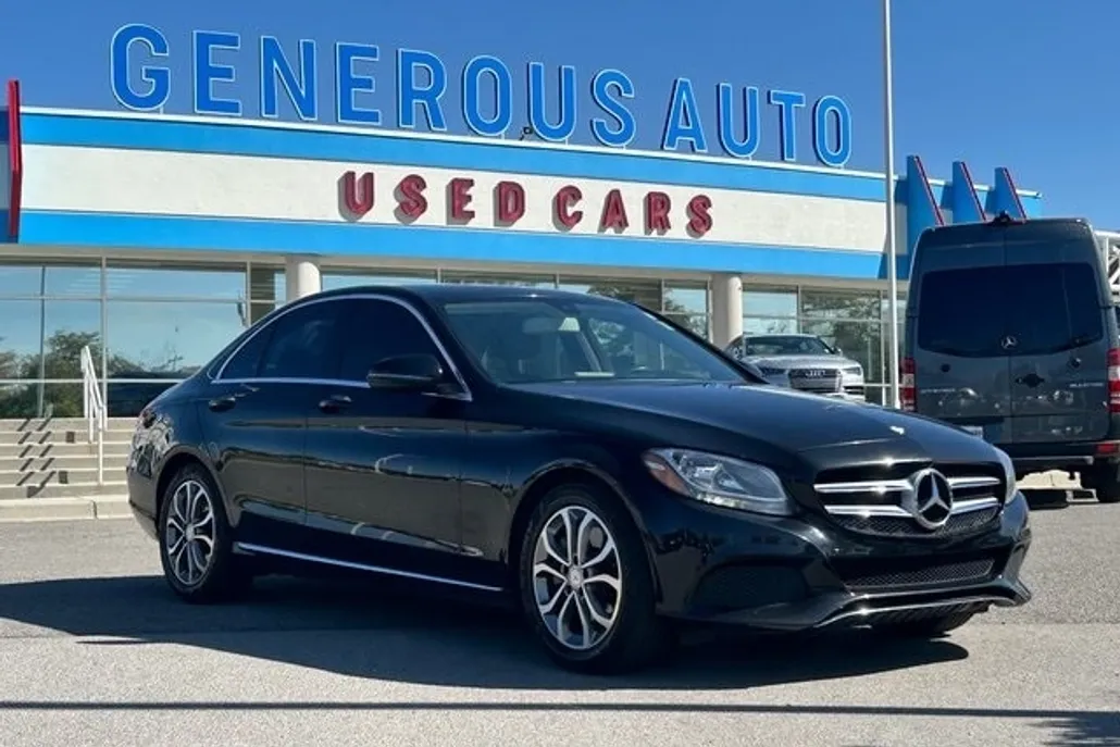 2017 Mercedes Benz C 300 Sedan photo 1