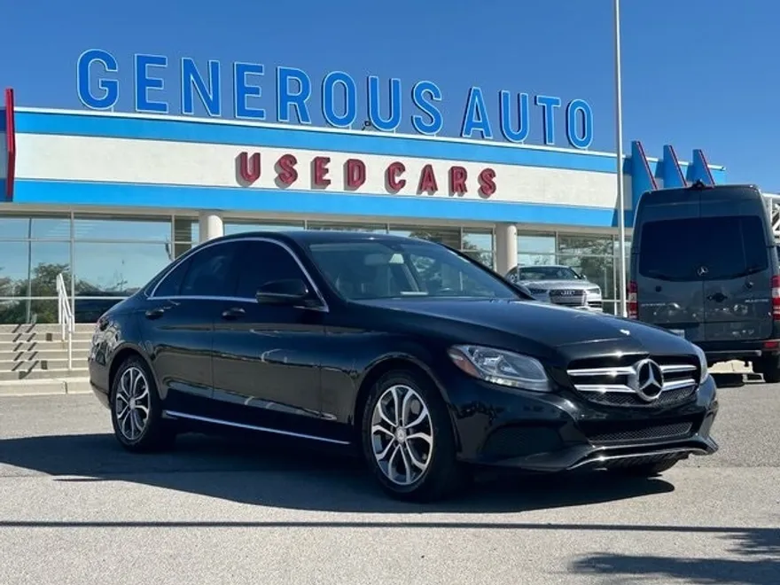 2017 Mercedes Benz C 300 Sedan photo 1