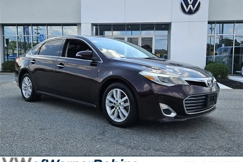 2015 Toyota Avalon XLE photo 1
