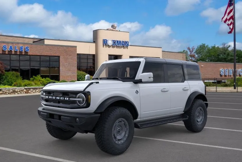 2025 Ford Bronco Outer Banks photo 1