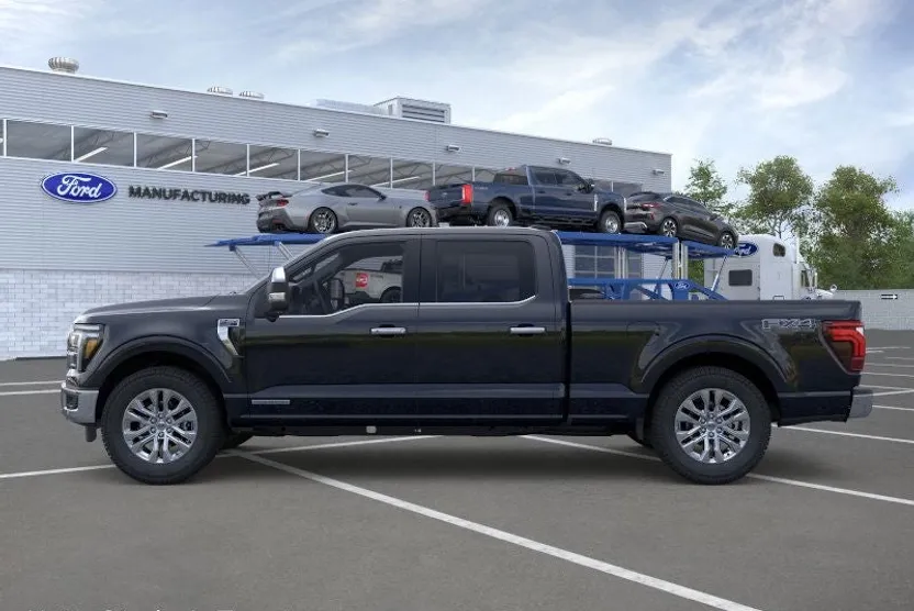 2025 Ford F-150 Lariat photo 1