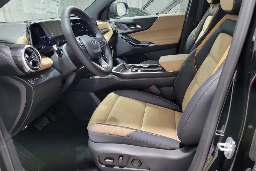 2026 Chevrolet Equinox ACTIV photo 1
