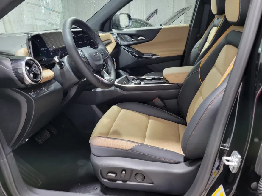 2026 Chevrolet Equinox ACTIV photo 1