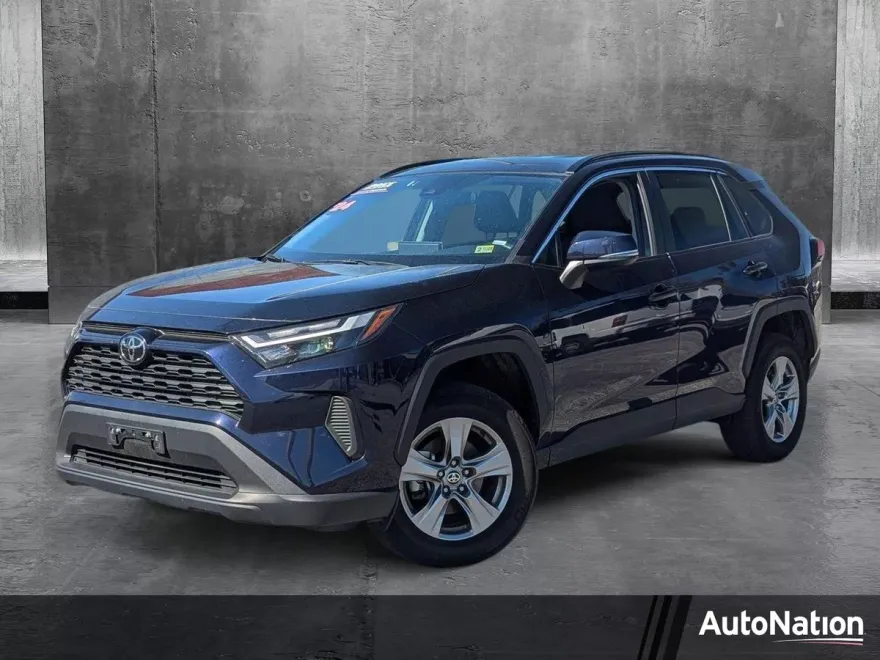2024 Toyota RAV4 XLE photo 1