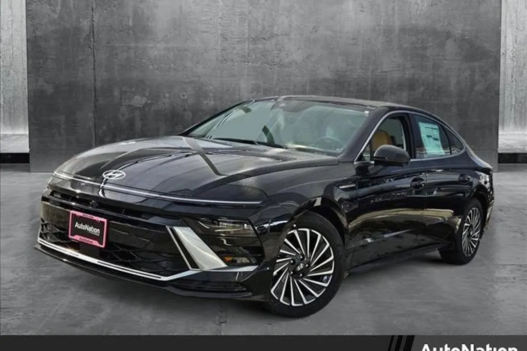 2025 Hyundai Sonata Hybrid Limited photo 1
