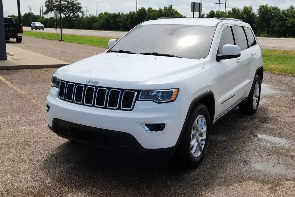 2021 Jeep Grand Cherokee Laredo photo 1