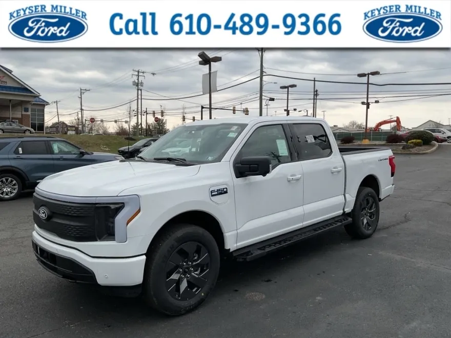 2025 Ford F-150 Lightning photo 1