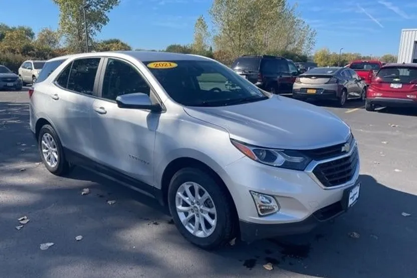 2021 Chevrolet Equinox LT photo 1