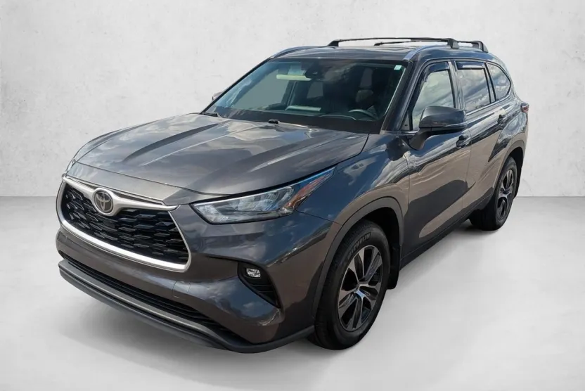 2020 Toyota Highlander XLE photo 1