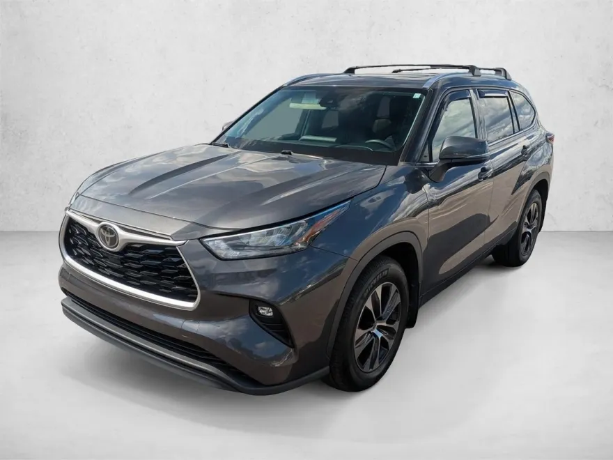 2020 Toyota Highlander XLE photo 1