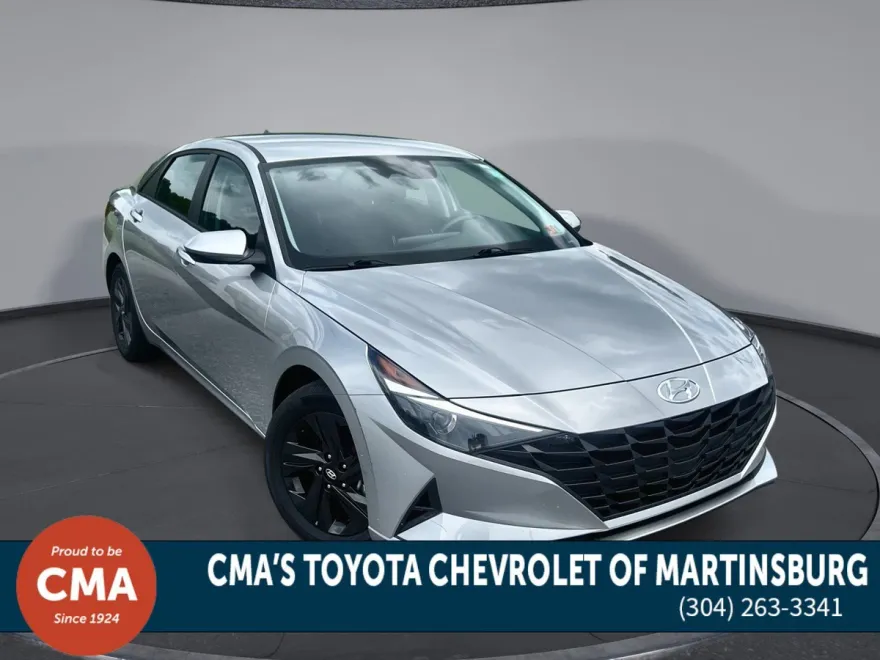 2023 Hyundai Elantra SE photo 1
