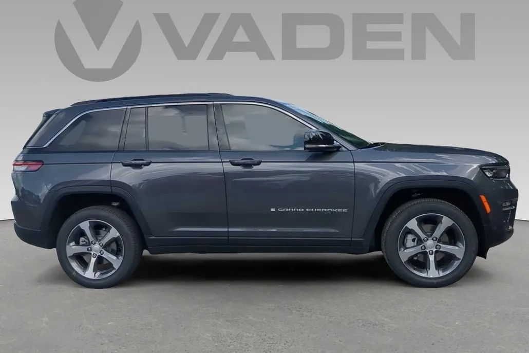 2025 Jeep Grand Cherokee Limited photo 1