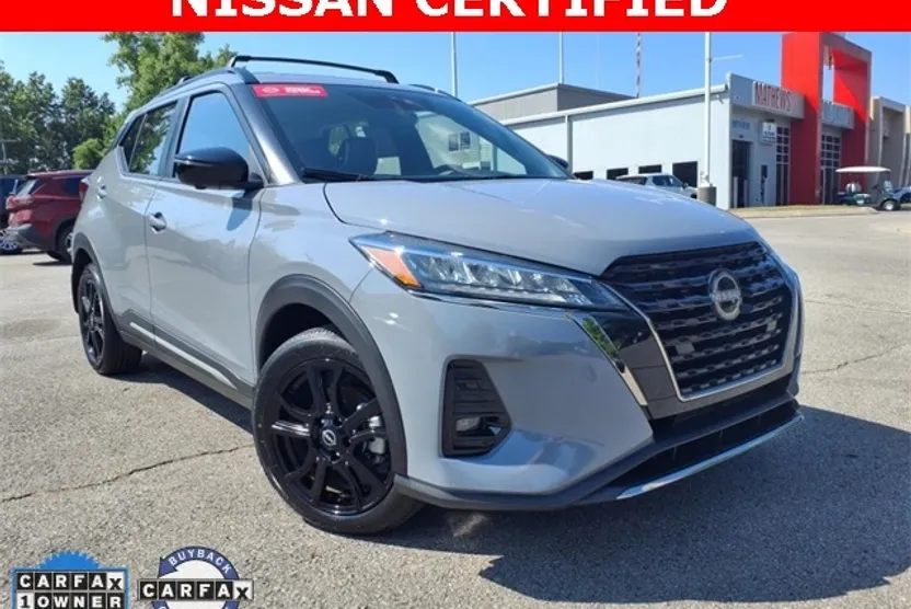 2024 Nissan Kicks SR photo 1