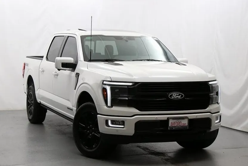 2025 Ford F-150 Platinum photo 1