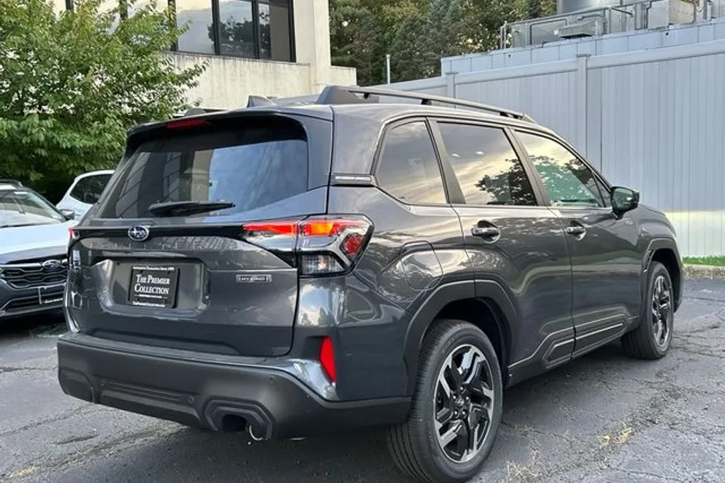 2025 Subaru Forester Limited photo 1
