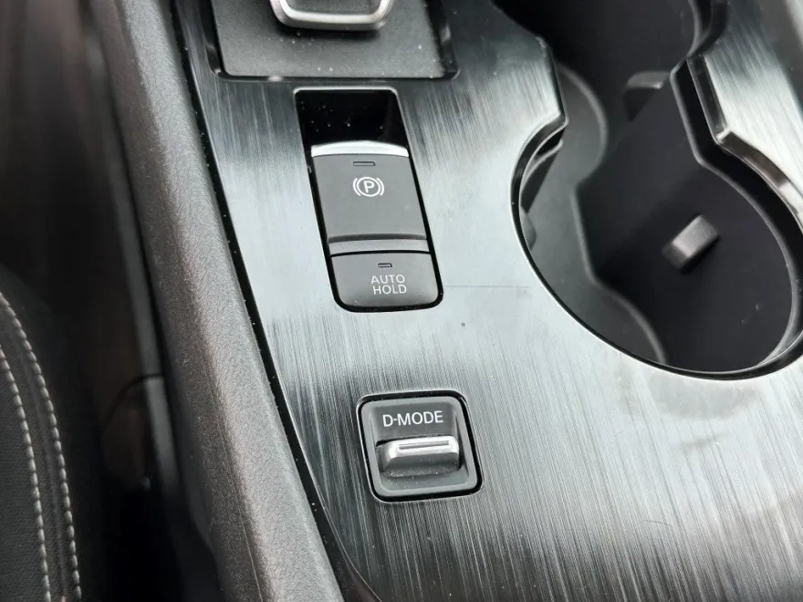 2023 Nissan Rogue SV photo 31