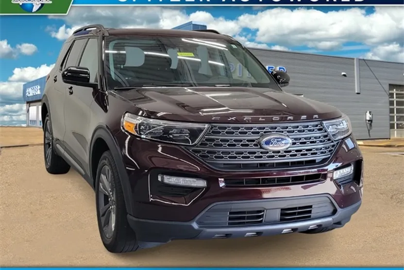 2022 Ford Explorer XLT photo 1