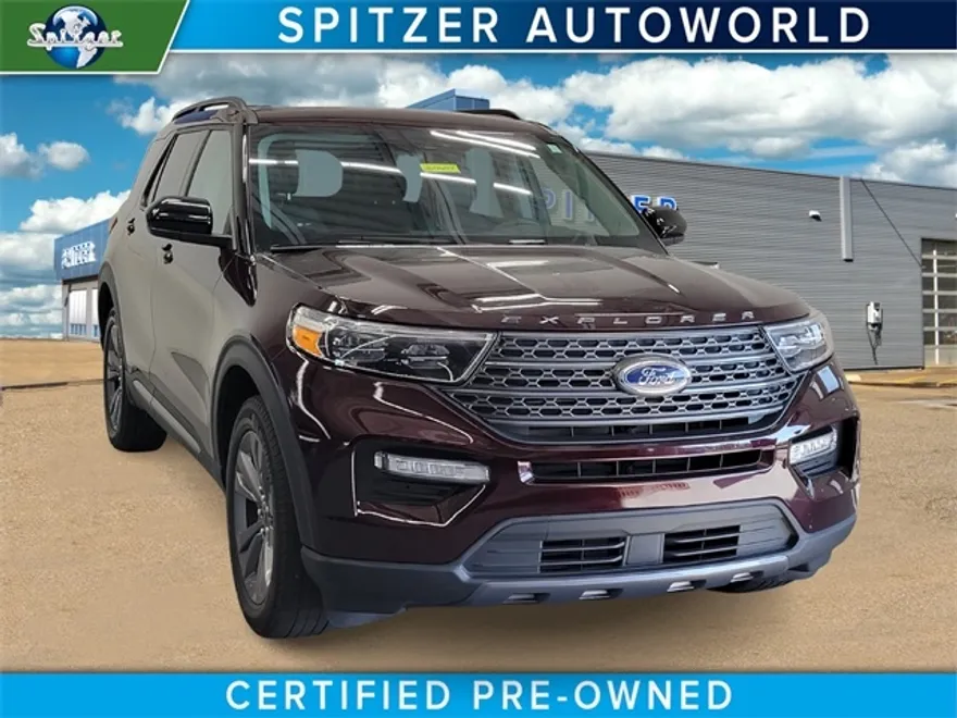 2022 Ford Explorer XLT photo 1