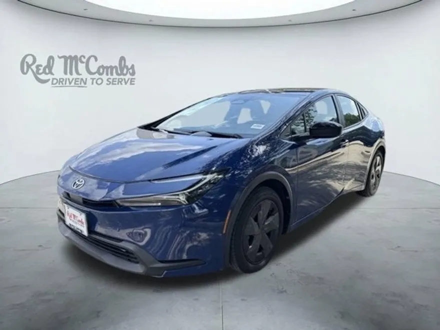 2024 Toyota Prius LE photo 1