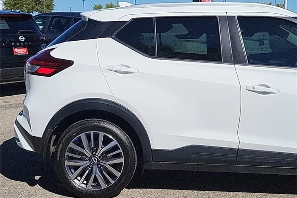 2024 Nissan Kicks SV photo 1