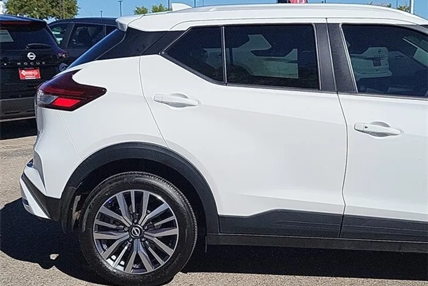 2024 Nissan Kicks SV photo 1