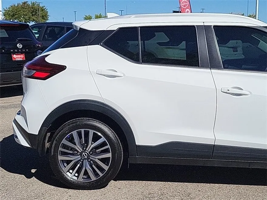 2024 Nissan Kicks SV photo 1