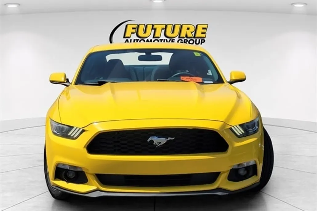 2015 Ford Mustang V6 photo 1