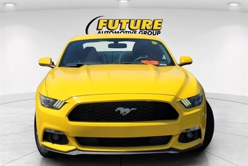 2015 Ford Mustang V6 photo 1
