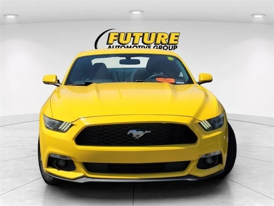 2015 Ford Mustang V6 photo 1