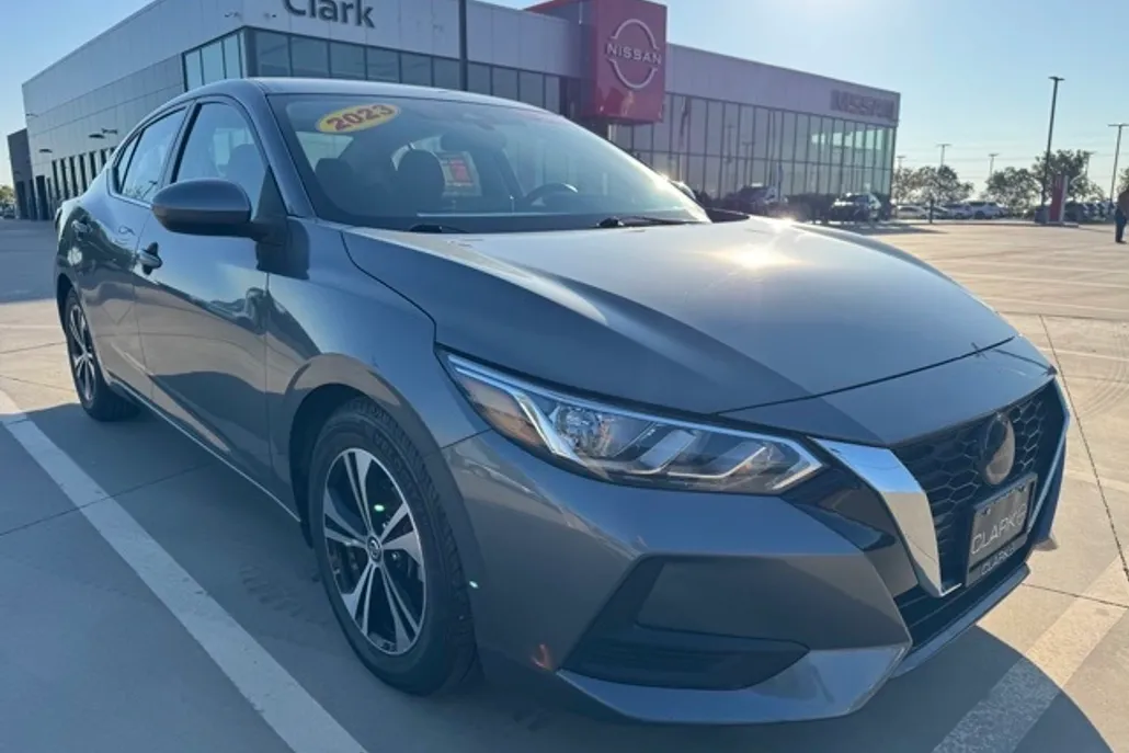 2023 Nissan Sentra SV photo 1