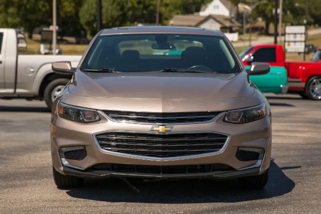 2018 Chevrolet Malibu 1LT photo 1