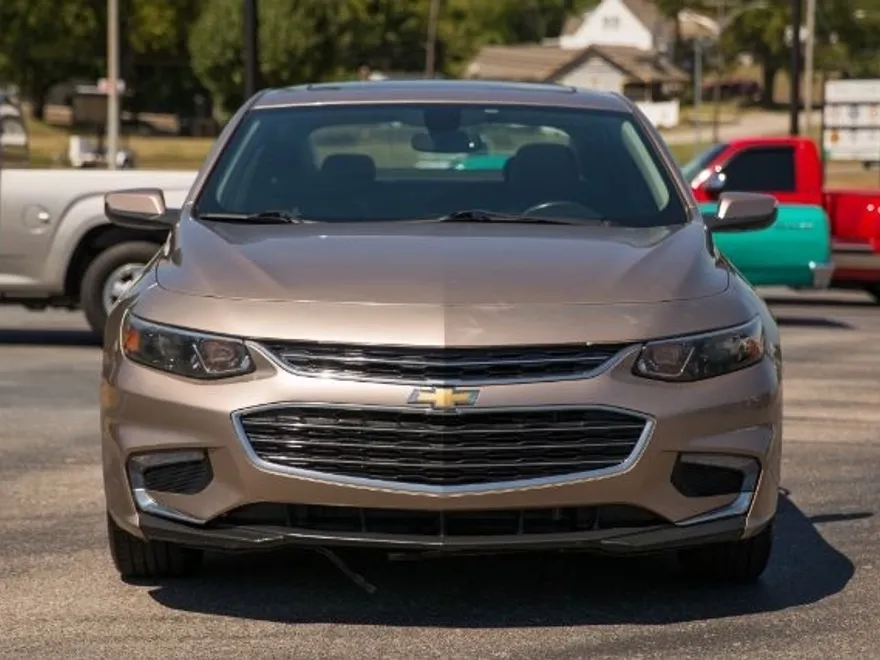2018 Chevrolet Malibu 1LT photo 1
