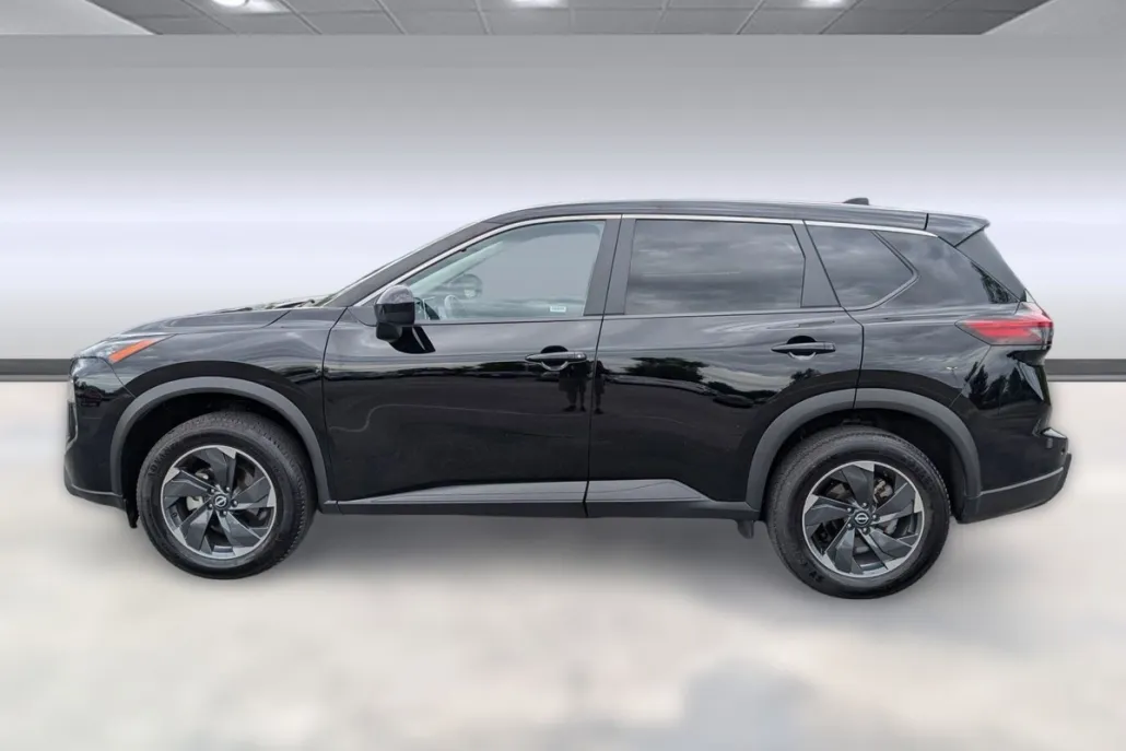 2024 Nissan Rogue SV photo 1