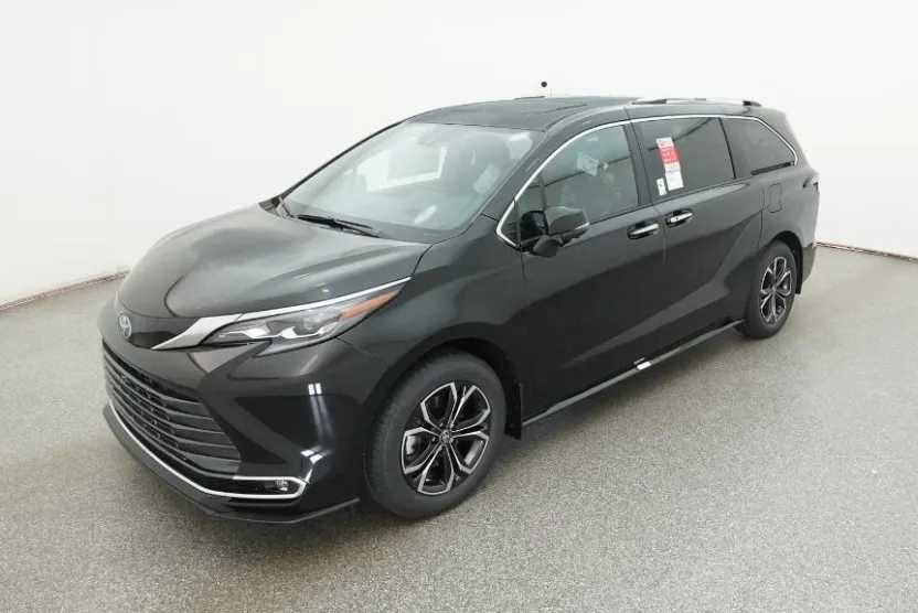2025 Toyota Sienna Platinum photo 1