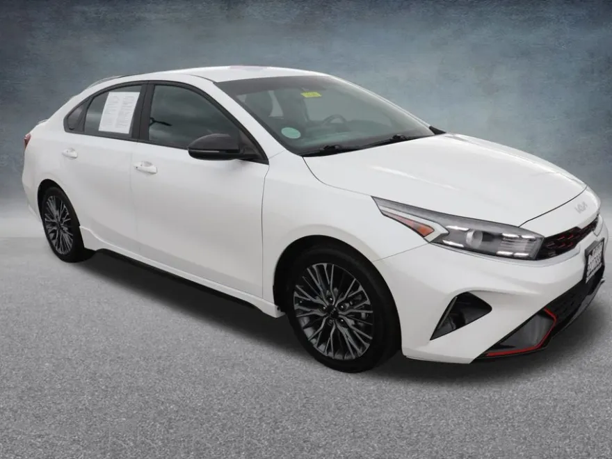 2023 Kia Forte GT-Line photo 1