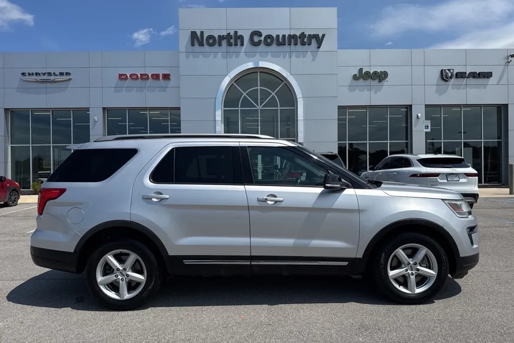 2018 Ford Explorer XLT photo 1