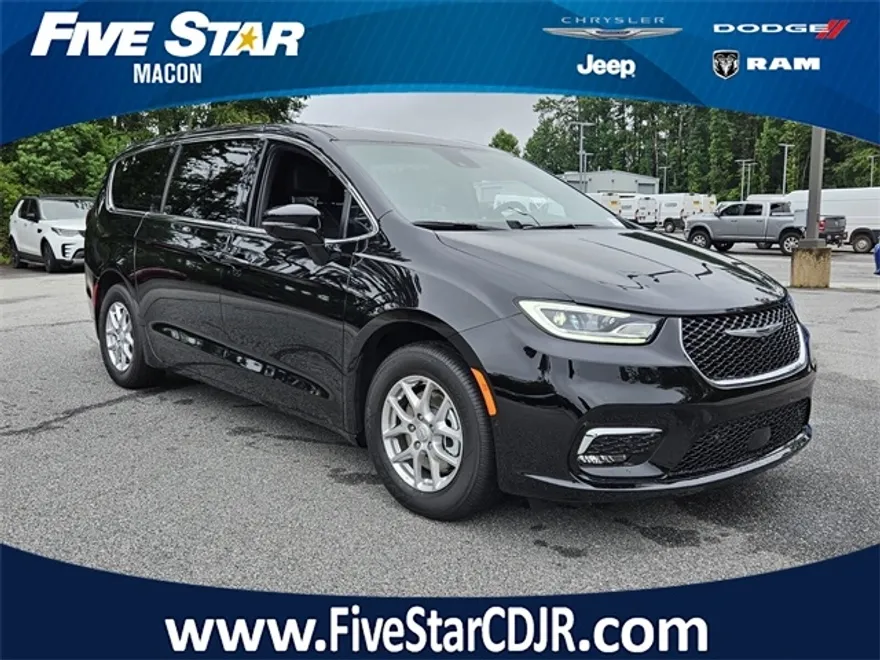 2026 Chrysler Pacifica photo 1