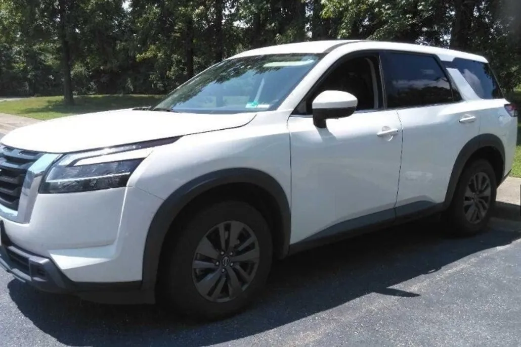 2022 Nissan Pathfinder S photo 1