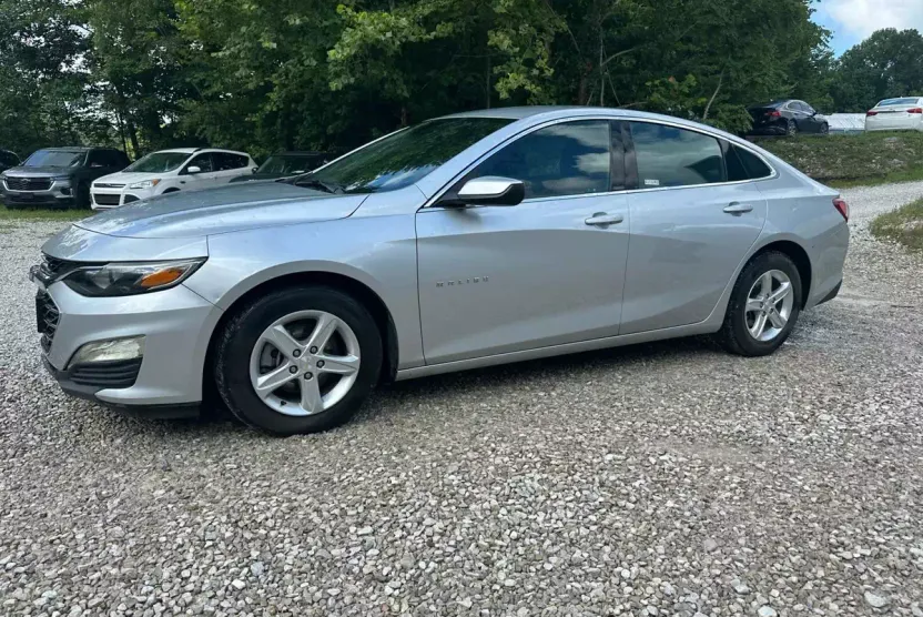2022 Chevrolet Malibu 1LT photo 1