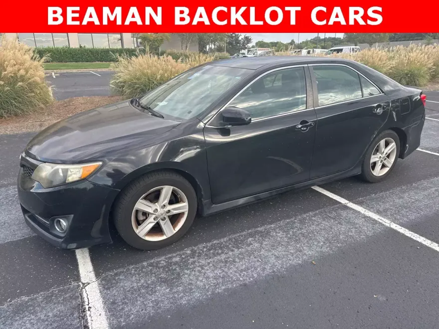2014 Toyota Camry SE photo 1
