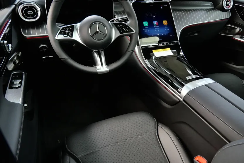 2026 Mercedes Benz GLC 300 4MATIC photo 1