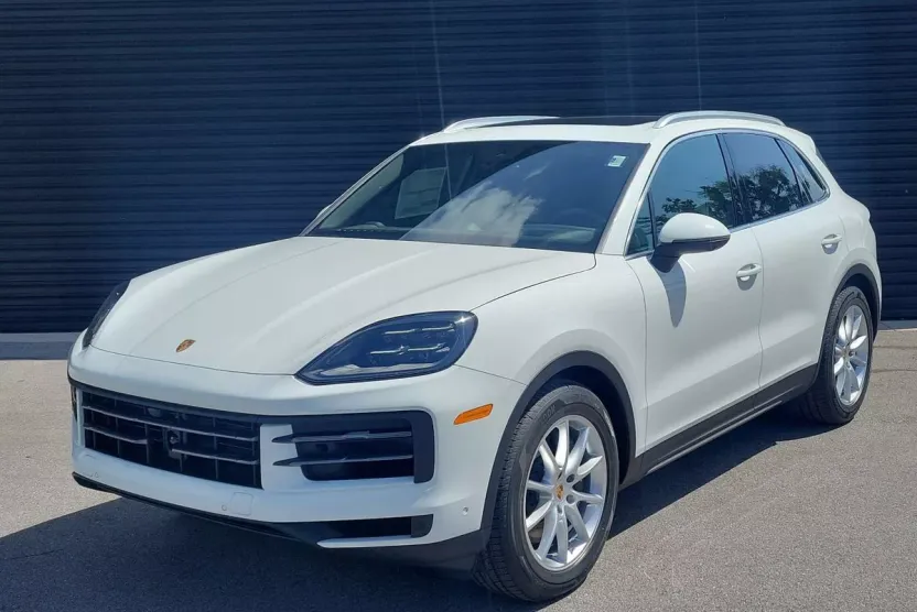 2026 Porsche Cayenne Base photo 1
