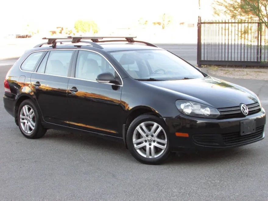2012 Volkswagen Jetta SportWagen TDI photo 1