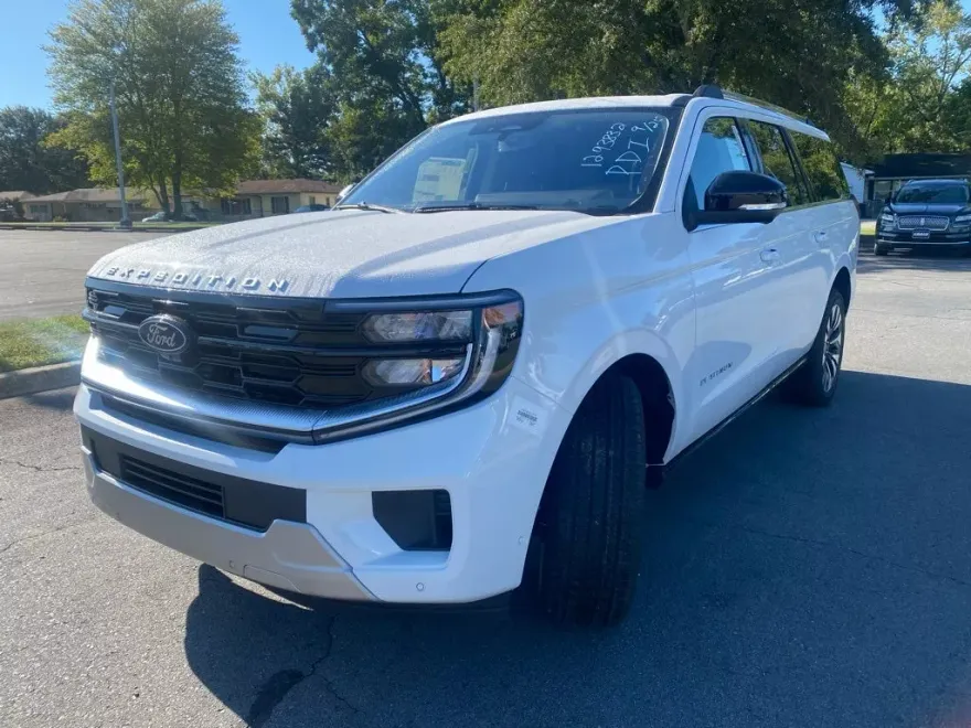 2025 Ford Expedition MAX Platinum photo 1