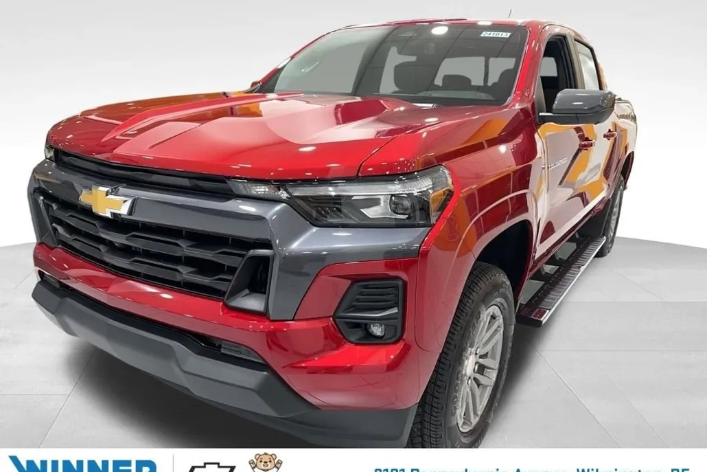 2024 Chevrolet Colorado LT photo 1